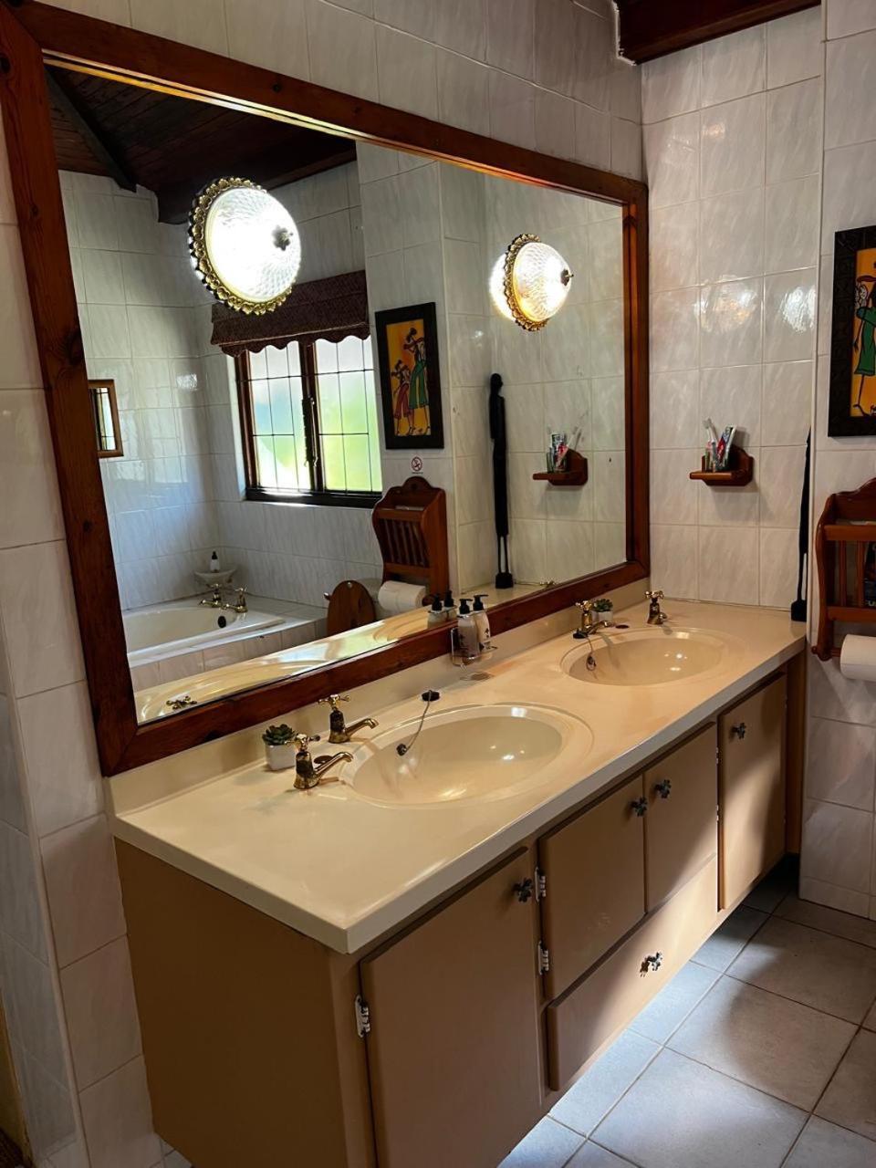 Bleu Bird Guesthouse Durban Ngoại thất bức ảnh
